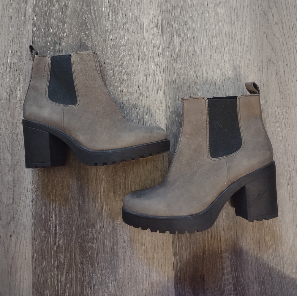 Vagabond Grace Chelsea Ankle Booties Sz 36